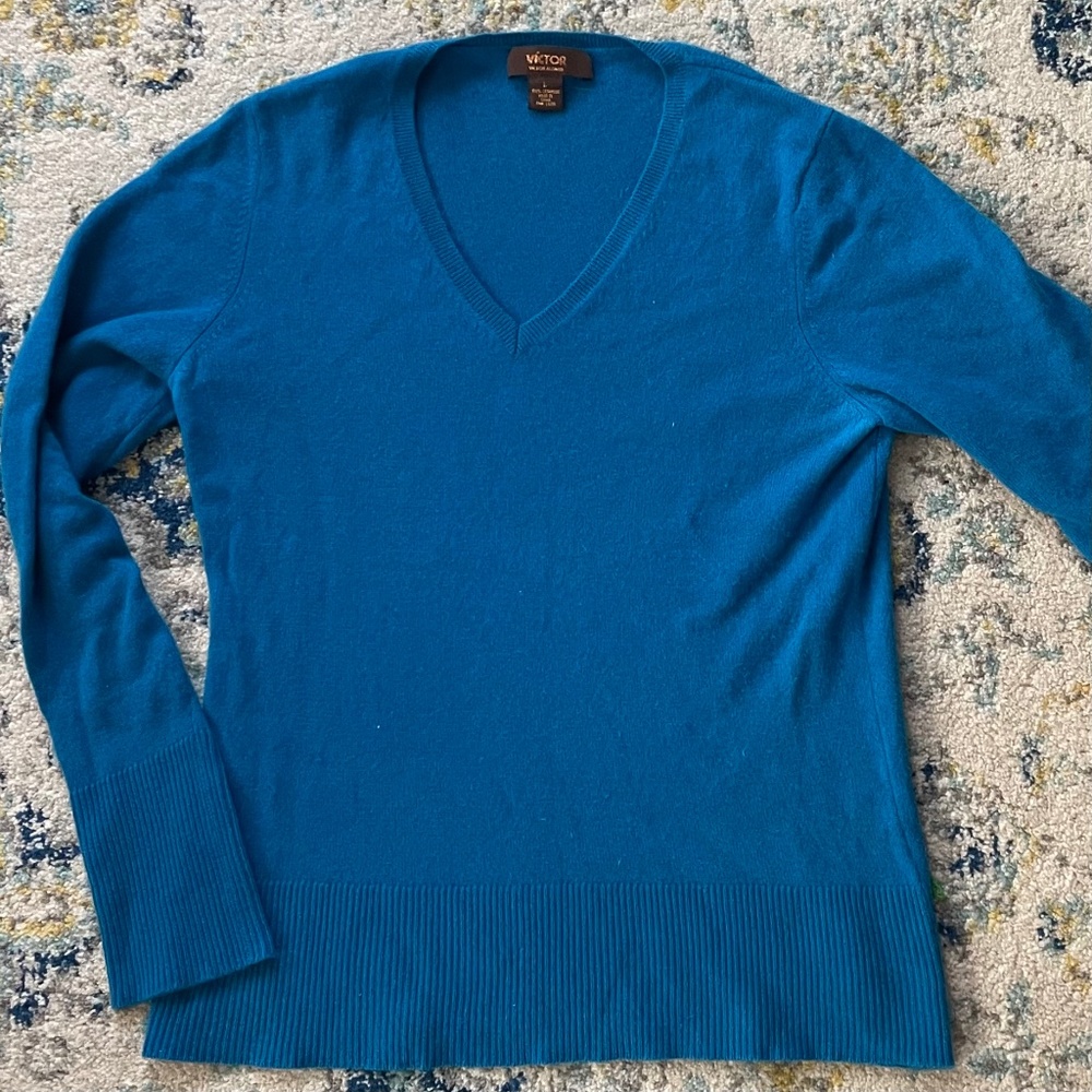 VGUC Victor Alfaro Cashmere V-neck Pullover